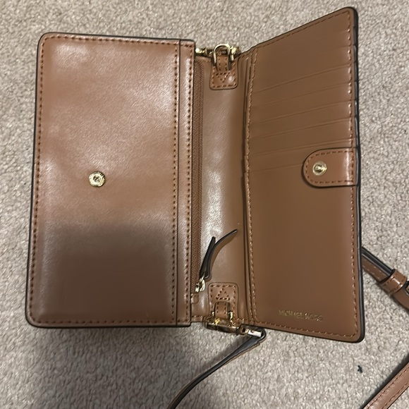 Gently used Michael Kors Jet Set Small Logo Convertible purse! - Picture 6 of 8